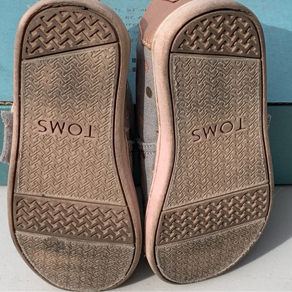 TOMS toddler size 9 - Picture 3 of 5